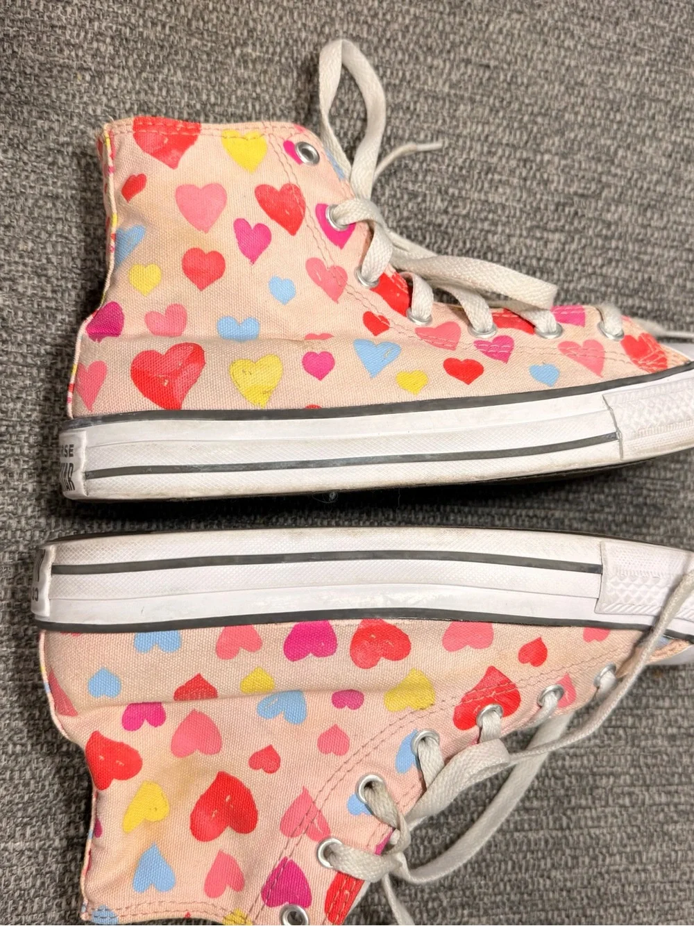 Converse All Star Chuck Taylor High Top Pink Hearts  sneakers youth Size 5